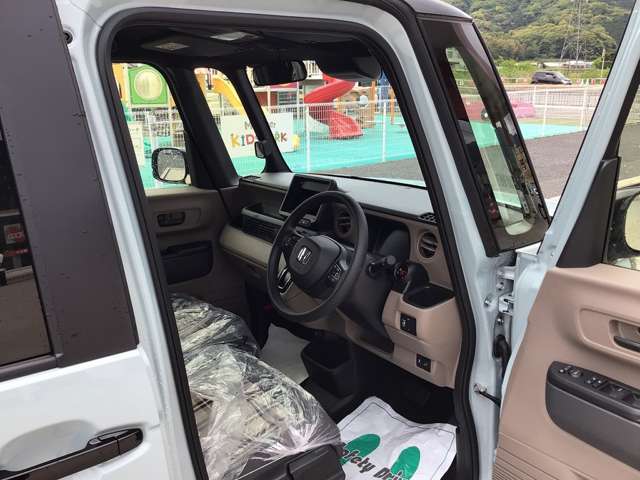 ケイカフェはご契約から最短で3日後には納車が可能です。届出済未使用車販売ならではの強みですので、お急ぎのお客様は、お気軽にご相談下さいませ！