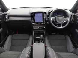 Google搭載/ETC2.0/360度カメラのフルセット搭載。9インチ・タッチスクリーン式センターディスプレイと、モード選択式の12.3インチデジタル液晶ドライバー・ディスプレイを装備。