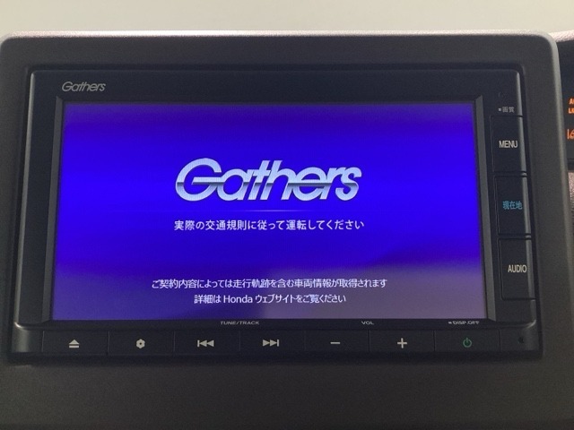 純正メモリーナビとバックカメラ付☆bluetoothオーディオでドライブも好きな音楽を聴いて楽しめます。TV視聴も可能です☆