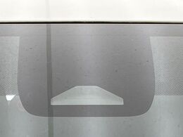 【トヨタセーフティセンス】走行中に前方の車両等を認識し、衝突しそうな時は警報とブレーキで衝突回避と被害軽減をアシスト。より安全にドライブをお楽しみいただけます。