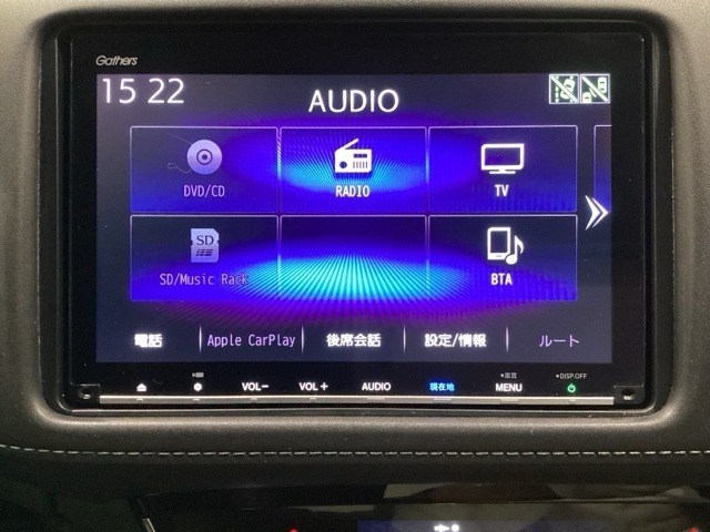 ワイド画面のナビゲーションはフルセグTV対応のGathers純正メモリーナビを搭載しています。Bluetoothオーディオ機能がありますので、スマートフォンなどの音楽も再生できます。