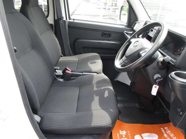 ■車検受け渡しの車両はもちろんですが、車検が残っている車両も車検時と同じ整備内容及びしっかりと納車点検致します。■OIL・OILエレメント・バッテリー等交換納車でアフターも安心です。
