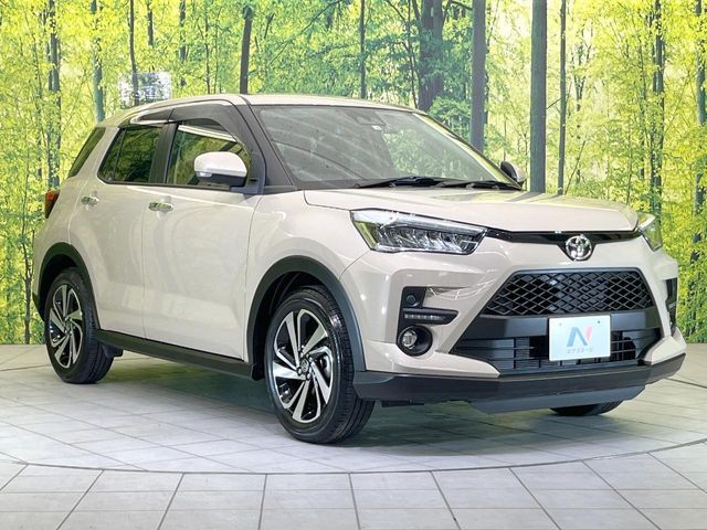 大好評のボディコーティング「弾スプラッシュコート」もご納車までに施工可能。通常のガラスコートと異なる、耐久年数6年の無機質ガラスコーティングが、ボディをキレイな状態に保ってくれます。