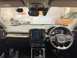LIBERALAは、輸入車選びの新たなスタイルを提案するインポート・セレクト・ブランドです。オーナー様となる方がクルマから直接感じる感性を第一にした、最良の一台との出会いをコーディネートいたします。