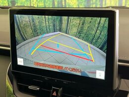 【バックカメラ】駐車時に後方がリアルタイム映像で確認できます。大型商業施設や立体駐車場での駐車時や、夜間のバック時に大活躍！運転スキルに関わらず、今や必須となった装備のひとつです！