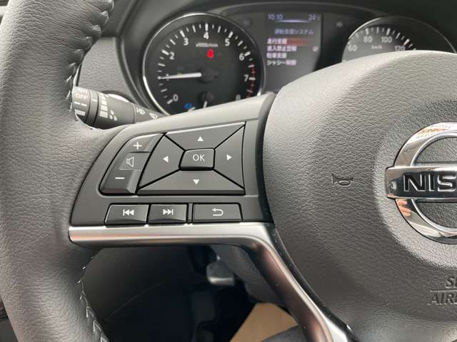 オーディオ等の操作ができるハンドルスイッチ付！手元で操作できるので運転中でも安心です☆