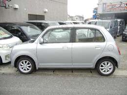 外装は、専任のスタッフが真心込めて丁寧にワックスをしておりますので、ピカピカに仕上がっております。　愛知　大治　格安　軽四　軽自動車　安い　中古車　　ジーフリー　G-FREE