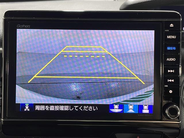【バックモニター】後ろのカメラの映像をモニターに映し出すことができます！後方の見えない死角や、障害物との距離感をしっかり確認することができます！駐車が苦手な方におすすめです。