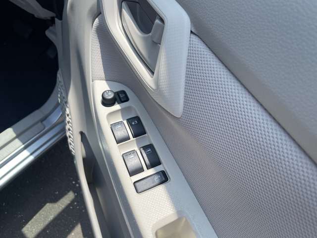 手頃な軽自動車を50台規模で取り揃えております♪