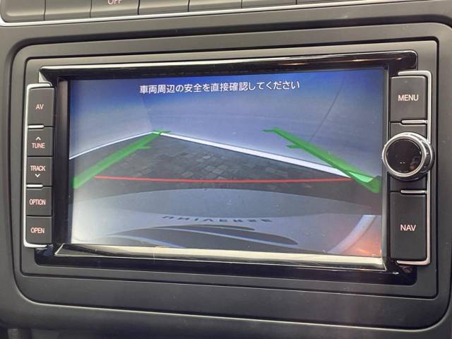 ●ガイドライン付きバックカメラ：不安な駐車もこれで安心！ガイドライン付きなので狭い箇所での駐車もラクラクです！