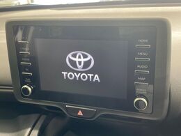 【純正ナビ】人気の純正ナビを装備。オーディオ機能も充実しており、Bluetooth接続すればお持ちのスマホやMP3プレイヤーの音楽を再生可能！毎日の運転がさらに楽しくなります！！