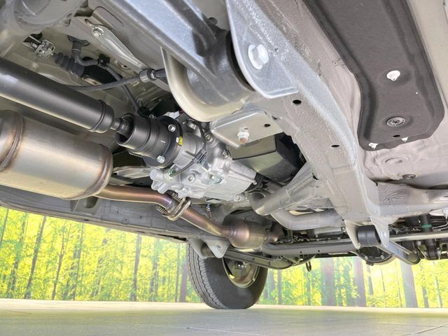 お車を安心してお乗りいただく為には、足回りの定期点検が欠かせません。サービスサポート（有償保証）では無料点検もご提供しており、安心のカーライフをお過ごしいただけるサポート体制が整っています。