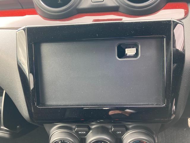 駐車をサポートする全方位モニター、ボタン一つで映像を切替。トップ映像＋前方・後方映像になります。車庫入れ安心！バック中の死角部分がモニターに映し出されるので安全性アップ！！