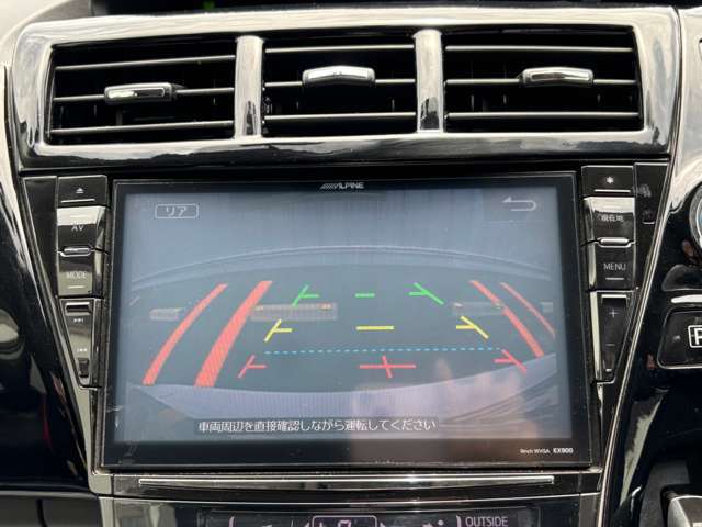 バックカメラがついているので駐車の際に便利です