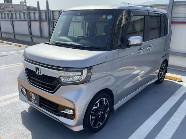 当店は、近畿運輸局長指定工場を併設しており、ご契約いただいたお車をご納車までに安心の納車前点検を実施させていただきます。