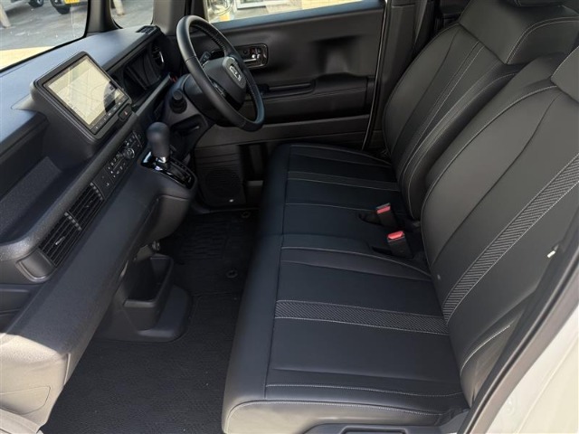 中古車にもボディーコーティング施工できます。一度ボディを磨いてから施工しますので、光沢のある綺麗な状態でお乗りいただけます。お気軽にご相談下さい。