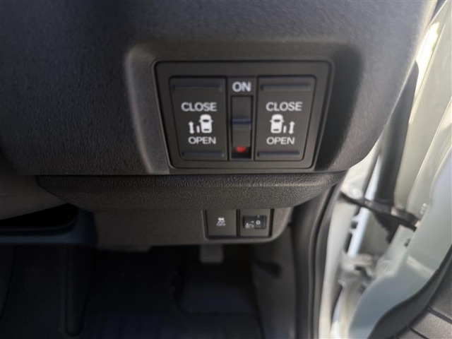 ホンダセンシング標準装備です。