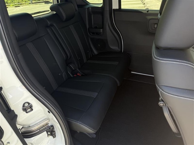 ご納車時には納車点検実施いたします。指定交換部品（エンジンオイル、オイルエレメント、ワイパーゴム等）新品交換致します。その他必要交換部品は点検時交換致します。