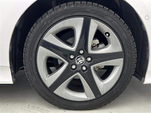 【純正17インチアルミホイール】専用のアルミなので、お車のイメージにぴったり！！社外のアルミやスタッドレスタイヤも取り扱いございます！！ドレスアップもカスタマイズもお任せください！！