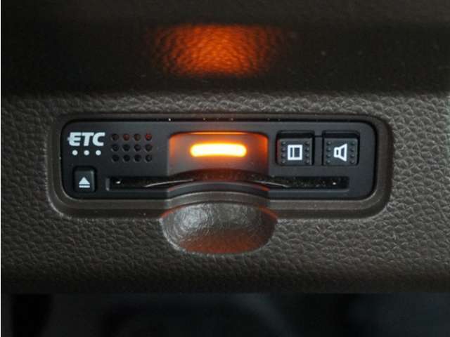 【ETC】今や高速道路の必需品のETCです。通行料金の割引やスマートICの通過に欠かせません。