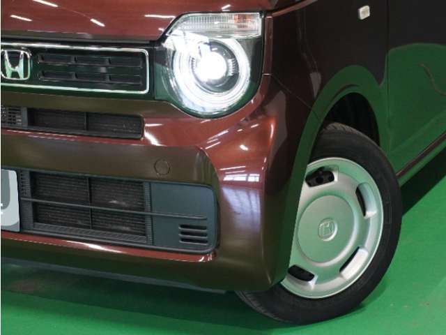 【ヘッドライト】省電力で長寿命の明るく運転しやすいLEDヘッドランプです。明るく照らすので暗い夜道からお客様を守ってくれます。