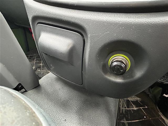 気になる車はこちらの番号にお問い合わせください！なお、お電話での在庫の取り置きはできません。ご来場の際は、商談が重なる事が増えていますので事前に在庫有無をご確認ください！！