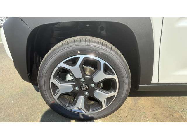 新車、届出済未使用車を始め全メーカー対応の軽専門店ならではの品揃えでお待ちしております。在庫にないお車も全国のネットワーク在庫から即座にお取り寄せOK！！お車選びなら何でもお任せください。