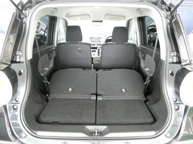 シートを倒せばラゲッジスペースがさらに広くなります