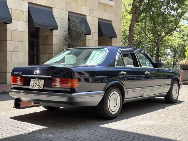 1979年から続いたW126　当車両は1986年とマイナーチェンジ後の車両となります