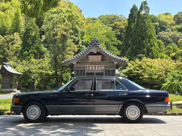 当時V8が後ろに乗る車・直6は自身でステアリングを握って走らせるがコンセプトだったようです
