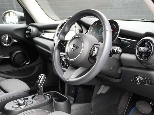 LIBERALAの沼津の物件をご覧いただきまして誠にありがとうございます。心ゆくまでおクルマ選びをお楽しみください。