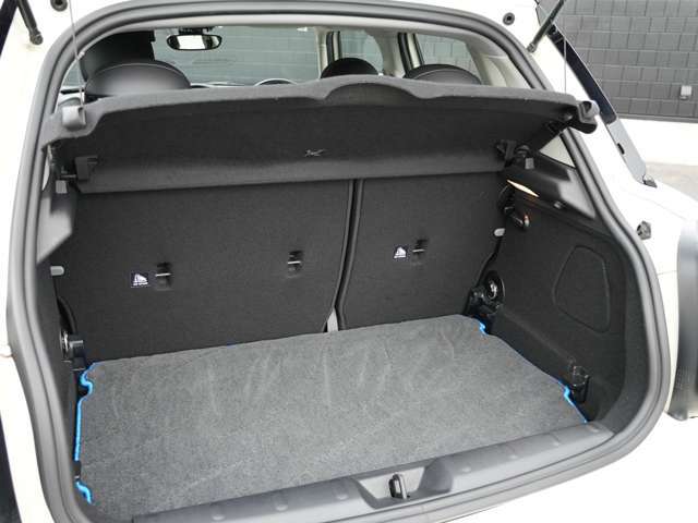 LIBERALAの沼津の物件をご覧いただきまして誠にありがとうございます。心ゆくまでおクルマ選びをお楽しみください。