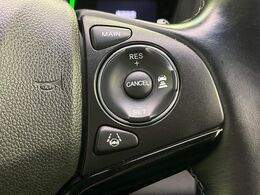 【アダプティブクルーズコントロール】高速道路での長距離走行が楽に！！自動で速度を保つクルーズコントロールが、衝突軽減システムと連携し、前方の車両を感知して車間を保つように速度調節してくれます！！