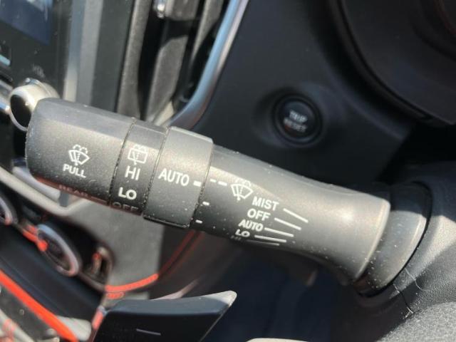 国産車から輸入車まで多様なお客様のニーズのお応えできるように、全国規模で豊富な在庫展開！車のことならWECARSへ！