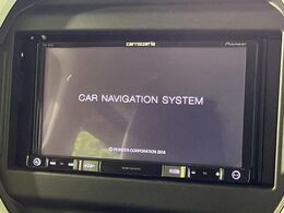 【ナビゲーション】目的地までしっかり案内してくれる使いやすいナビ。Bluetooth接続すればお持ちのスマホやMP3プレイヤーの音楽を再生可能！毎日の運転がさらに楽しくなります！！