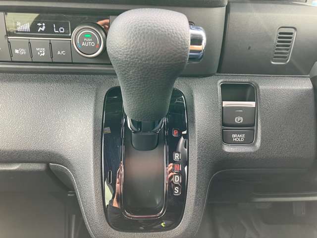 オイル交換のオイル代年2回サービス＆24時間ロードサービスのケーユーメンバーズカードや3年間のオイル交換無制限、定期点検整備代、消耗品の交換がセットになったメンテナンスパックもございます☆