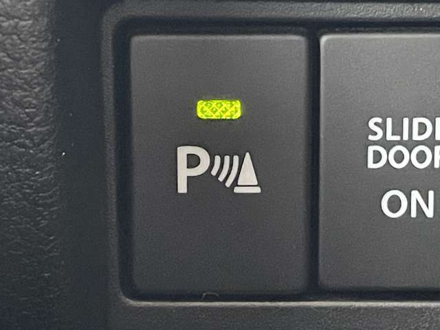 ◆【パーキングソナー】センサーが検知した障害物との距離に応じて、警告音を変えてお知らせします！縦列駐車時や駐車場・車庫などでの取り回しをサポートします。