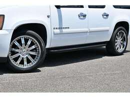 LTZ　4WD　2007年モデル　サンルーフ　本革シート　パワーシート＆シートヒーター　ASANTI22インチホイール　フルセグTVナビ　LEDヘッド＆テール　パワーバックドア　セカンドパワーリリース
