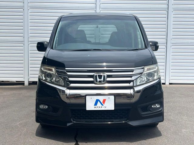 弊社では、全車『修復歴なし』のお車のみ取り扱っております。専任バイヤーによる厳選した仕入れの後、入庫後の車両チェックを行い、ネクステージが認定した高品質な中古車をご提供しております。