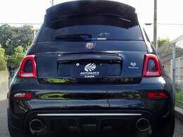 アバルト695はこの愛嬌ある後ろ姿がいい！