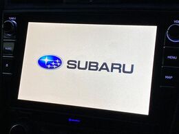 【純正ナビ】人気の純正ナビを装備しております。ナビの使いやすさはもちろん、オーディオ機能も充実！キャンプや旅行はもちろん、通勤や買い物など普段のドライブも楽しくなるはず♪