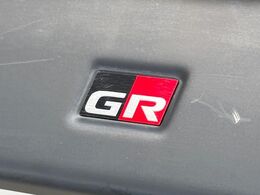 【GRエアロ】人気のGRエアロを装備！クルマの外観がよりスタイリッシュになり、街中で存在感あふれる1台に♪将来買い替える時にもリセールに影響しやすく、価値ある人気の装備です！