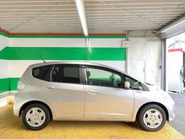 禁煙車です！また、ミラーウインカー・ドアバイザー・プライバシーガラス付きです！