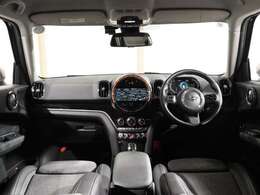 ■高年式、低走行、装備や価格に魅力があるなど、専門店の目線で厳選した高品質なミニのみ厳選し、約250台以上の新旧ミニの中からお気に入りの1台をお選びいただけます■マッチした1台がきっと見つかりますよ♪