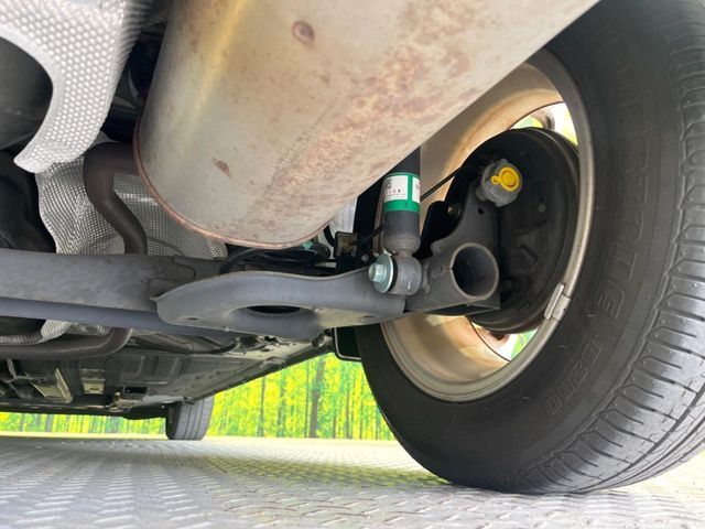 お車を安心してお乗りいただく為には、足回りの定期点検が欠かせません。サービスサポート（有償保証）では無料点検もご提供しており、安心のカーライフをお過ごしいただけるサポート体制が整っています。