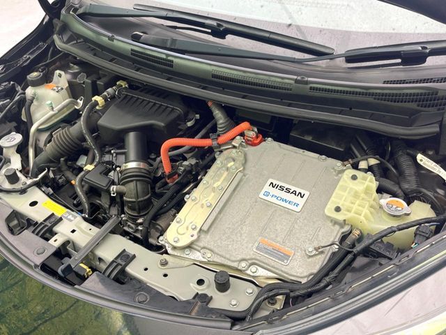 親切・丁寧な専門メカニックスタッフが応対！・車検・点検整備・事故等の修理などアフターサービスも安心。お車のカスタマイズもネクステージのサービススタッフまでご相談ください！
