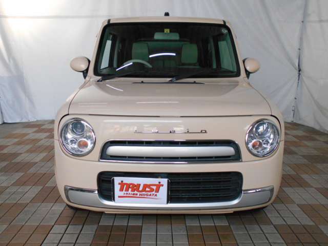 ☆　★　☆　★　　　納　得　の　内　外　装　仕　上　げ　済　み　車　　　☆　★　☆　★トラストでは外装の修理はもちろん、内装汚れやシートシミの除去、フロアマットの洗浄等行ってから販売しております！