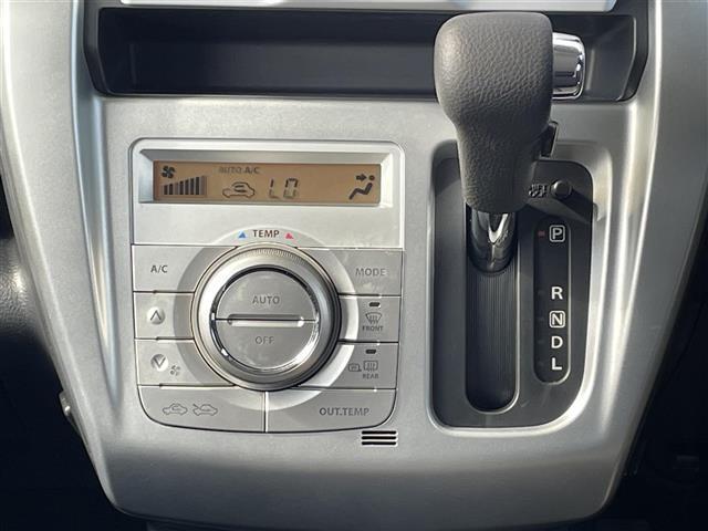 【オートエアコン】車内温度を感知して自動で温度調整をしてくれるのでいつでも快適な車内空間を創り上げます！