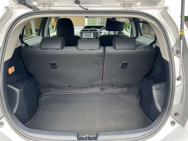 広々としたラゲッジスペース！更にシートアレンジで大きな荷物の収納が出来ます！便利ですよね♪