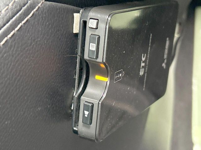 【ETC】高速道路の料金所をストレスなく通過！話題のスポットやサービスエリアに多い「スマートIC」利用時は必須のアイテムです。当店でセットアップを実施、ご納車当日からすぐにご利用いただけます！